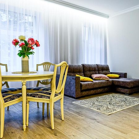 Superb Apartment In City Centre Riga Extérieur photo